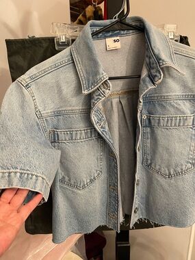 SO Short-sleeve Jean Jacket With Raw Hem - 19 PTP
